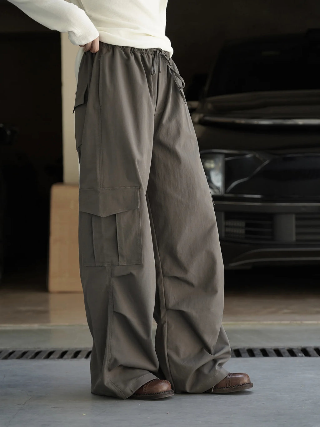 American street workwear style elastic drawstring casual pants with pocket pleats, slightly rolled edge length pants for women