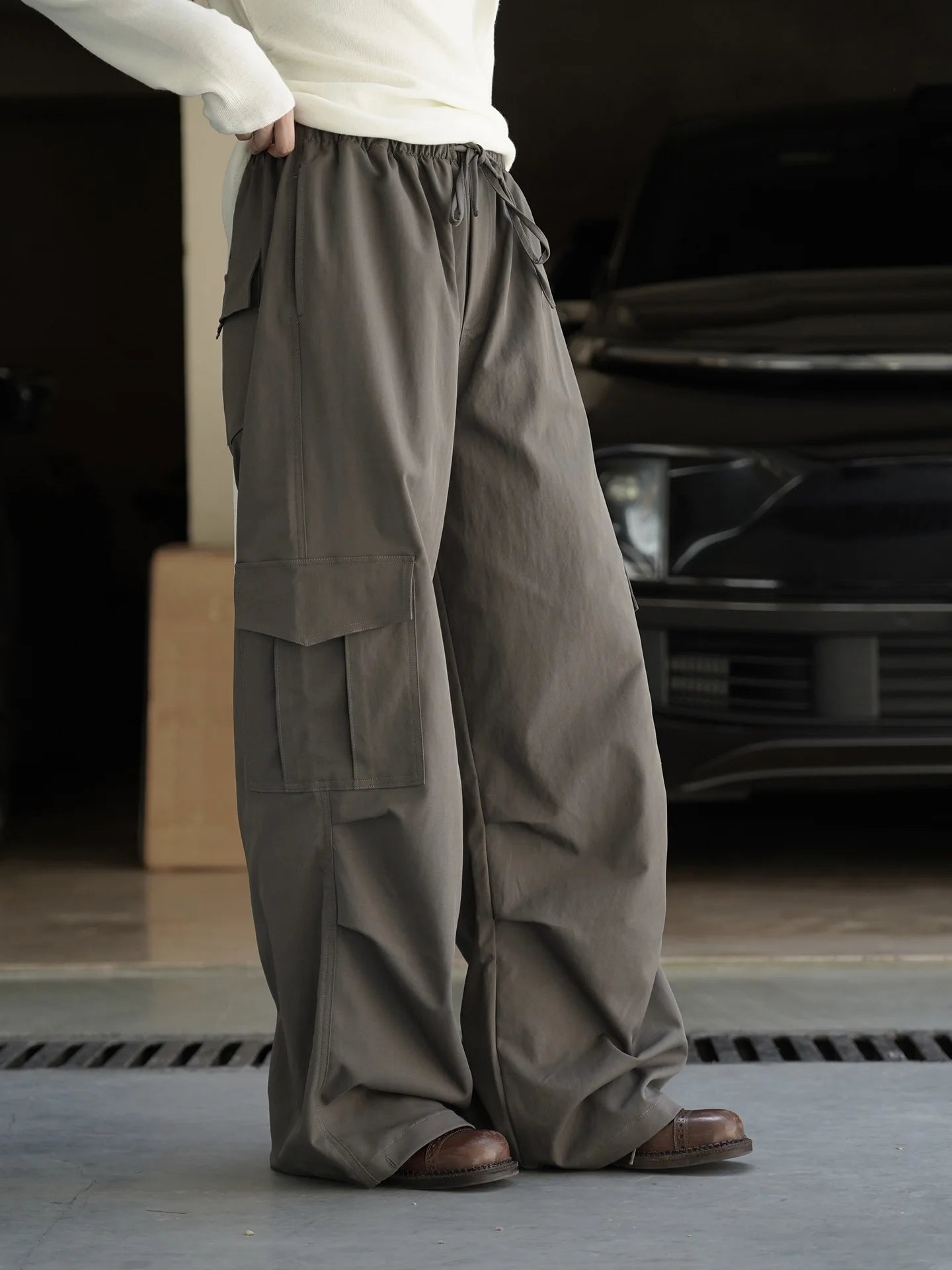 American street workwear style elastic drawstring casual pants with pocket pleats, slightly rolled edge length pants for women